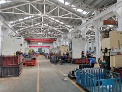 Automatic feeding and receiving workshop